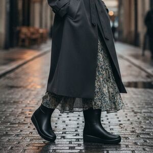Black Wedge Rain Boots Size US 7.5 Confotable Stylish